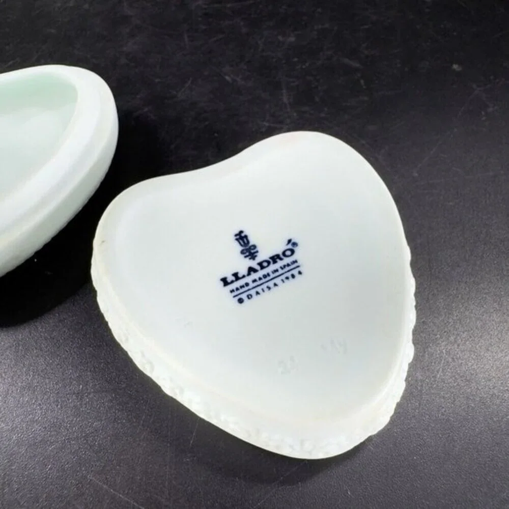 1984 Lladro Small Heart Shaped Trinket Box‎ Three Cherubs Light Blue Porcelain